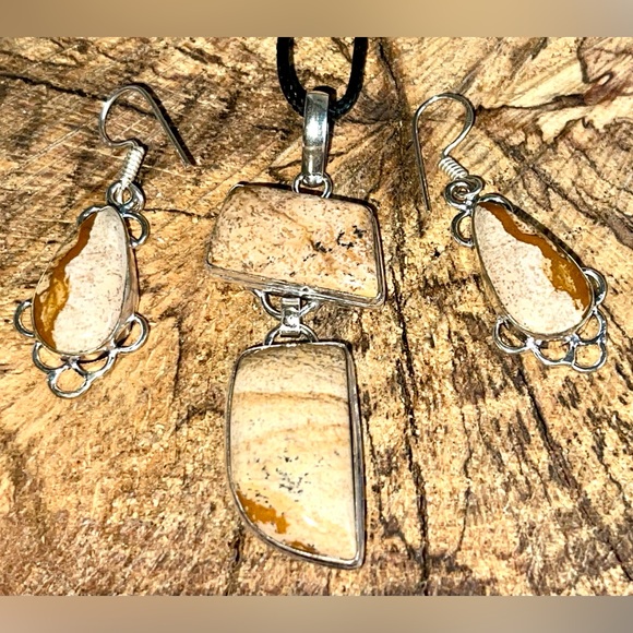 Picture Jasper Pendant & Earrings - Picture 1 of 7